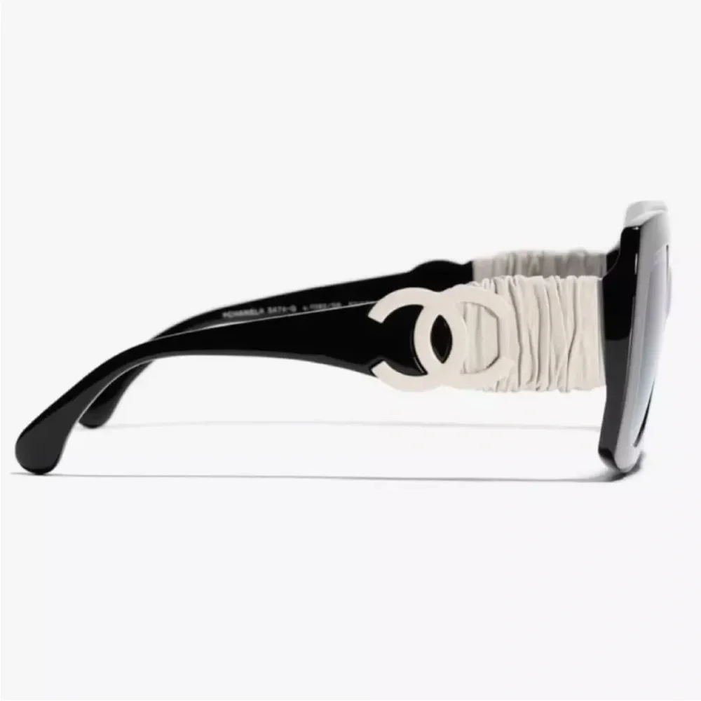 CHANEL classic oversized